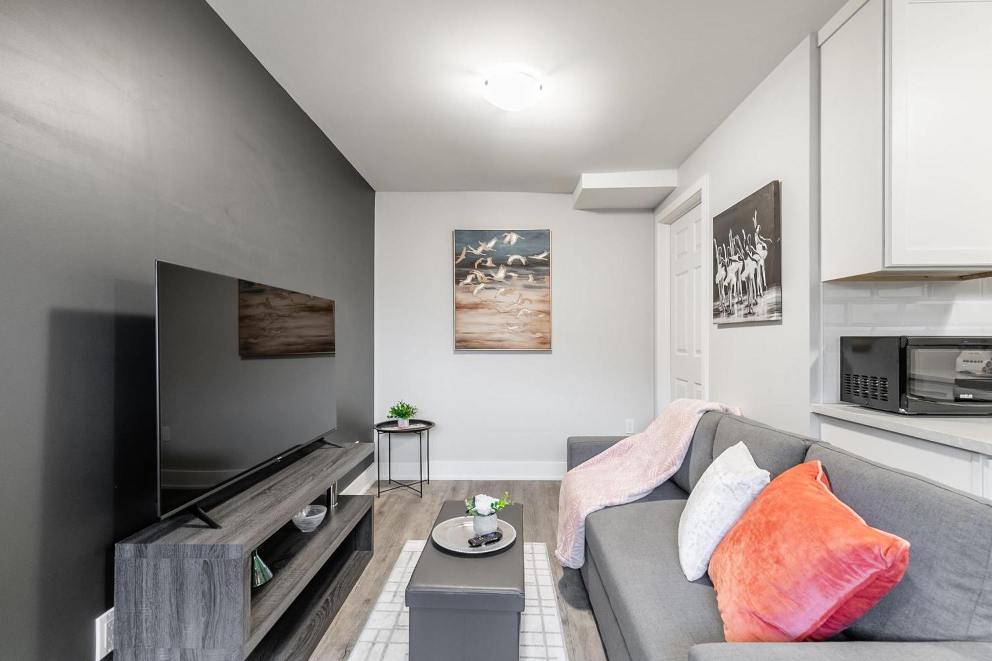 1Br Basement Condo - James Street Hamilton Buitenkant foto